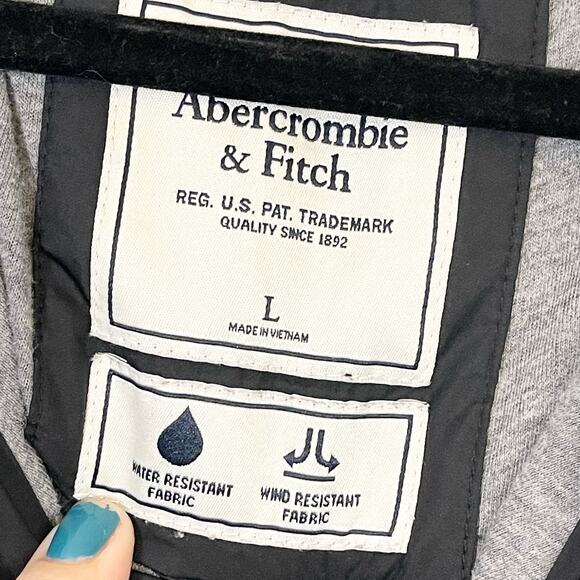 Abercrombie & Fitch Women's Black Long Sleeve Hoodie Windbreaker Jacket Large - Picture 7 of 8